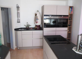 Insel Kochfeld Backofen Regal