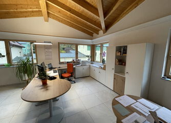 Schreibtisch Beratungsansatz Schrank Schrankkombination Regal