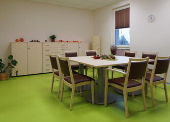 Esstisch Stühle Schrankkombination Sideboard